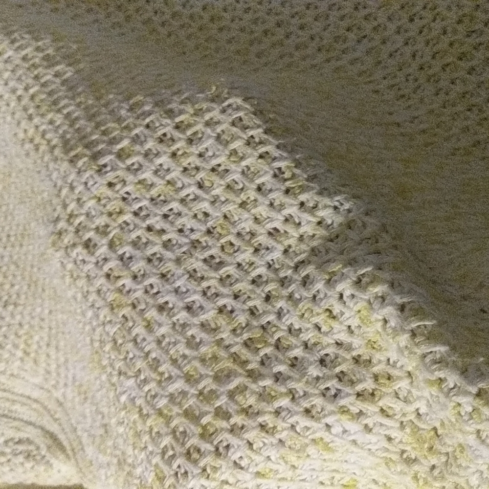 Yellow sweater - Picture 2 of 4